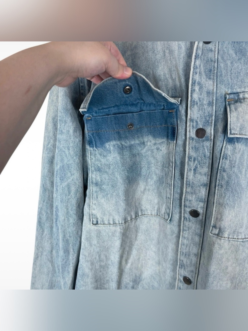 No Boundaries Menβs Medium Light Wash Denim Button Front Jacket - Picture 3 of 8